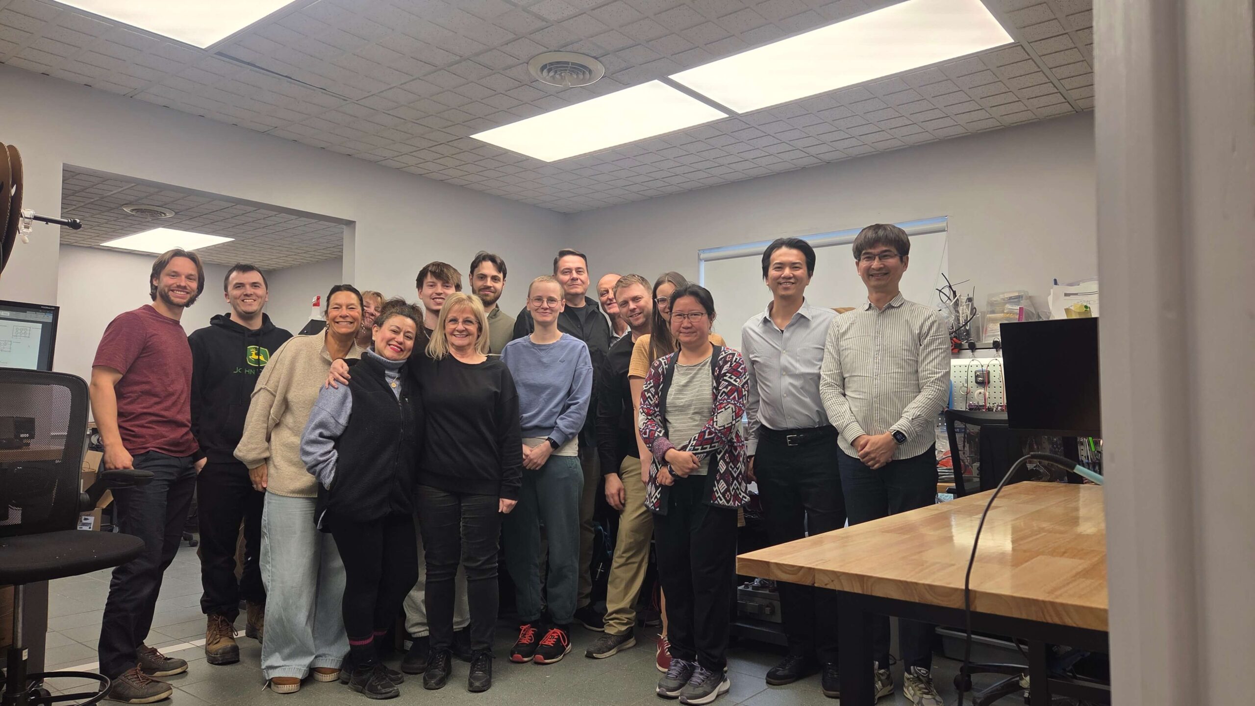 photo visite juuko Photo de l'équioe Amérifor avec des employés de Juuko